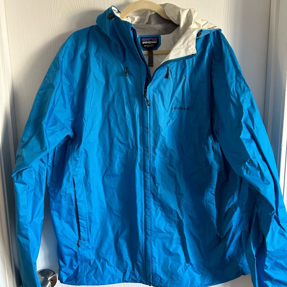 Like New Patagonia Men’s Torrentshell rain jacket